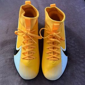 Nike football youth size 2 cleats